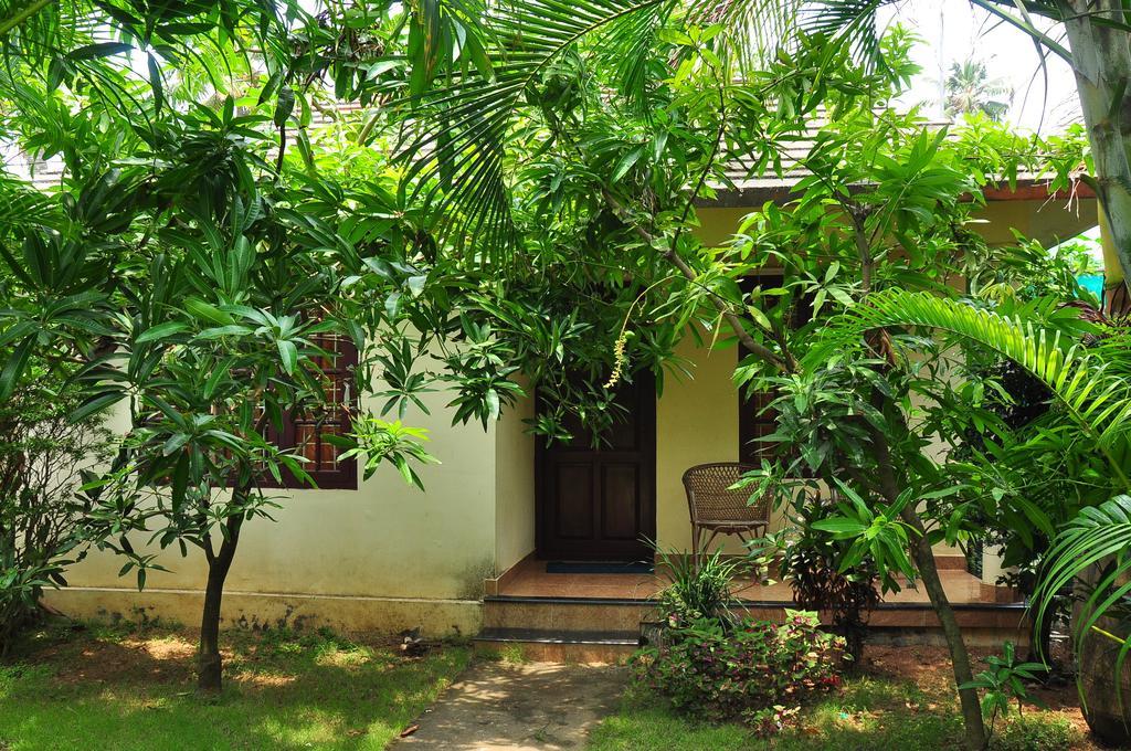 Sea Star Beach Homes Cherai Beach Bagian luar foto